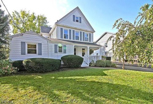 339 Chestnut St, Stirling NJ  07980-1102 exterior