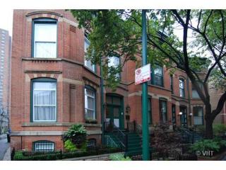 119 Delaware Pl, Chicago IL  60610-3252 exterior