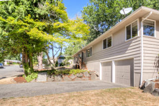 10714 194 St, Bothell WA  98028-3375 exterior