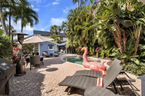 794 9th St, Naples, FL 34117-2154