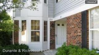 255 Green Knoll Ln, Streamwood IL  60107-1981 exterior