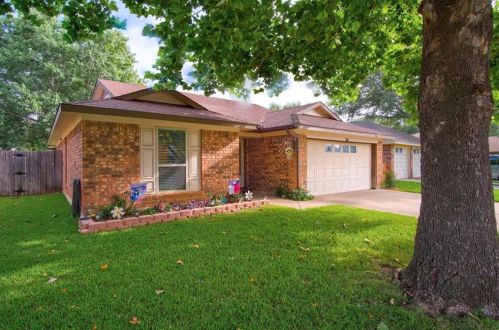 1378 Gainsborough Way, Fort Worth, TX 76134-5532