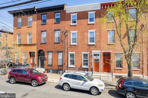 739 17th St, Philadelphia, PA 19130-2834
