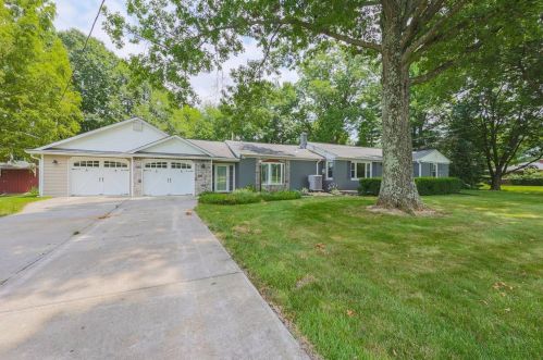 160 Mount Holly Rd, Amelia, OH 45102-9115