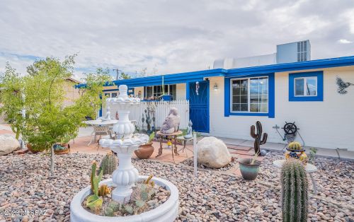 5836 30th St, Tucson, AZ 85711-6704