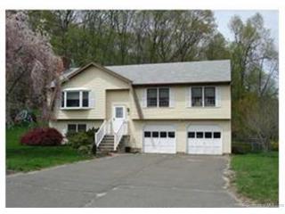 18 Oak Hollow Dr, Waterbury, CT 06708-1831