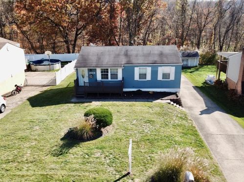 1809 Cedaridge Dr, Library, PA 15129-9205