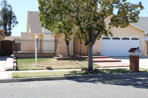 2217 Marvel Ave, Simi Valley, CA 93065-2212