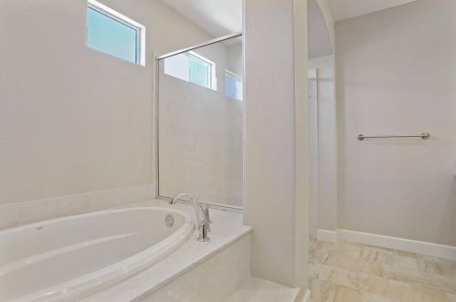 10881 St Moritz Cir, Stockton CA  95209-4357 exterior