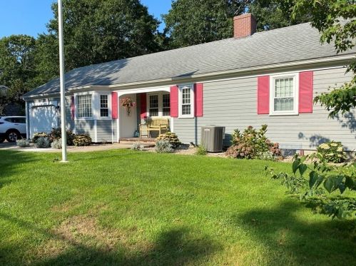 14 Country Club Dr, Yarmouth, MA 02664-2021