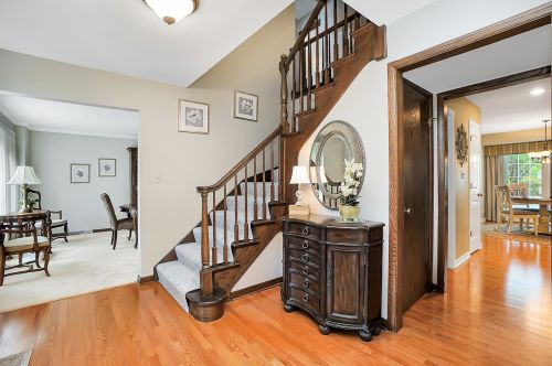 1433 Calcutta Ln, Naperville, IL 60563-2214
