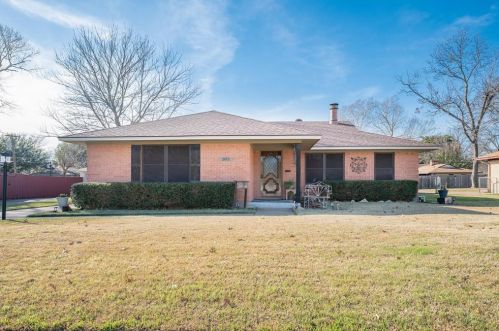 2013 Patricia Ln, Garland, TX 75041-1432