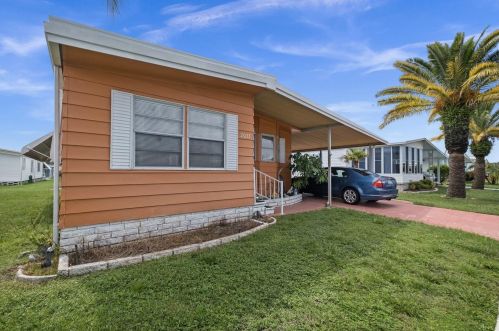 2033 Wailua Dr, Tarpon Springs, FL 34691-3634