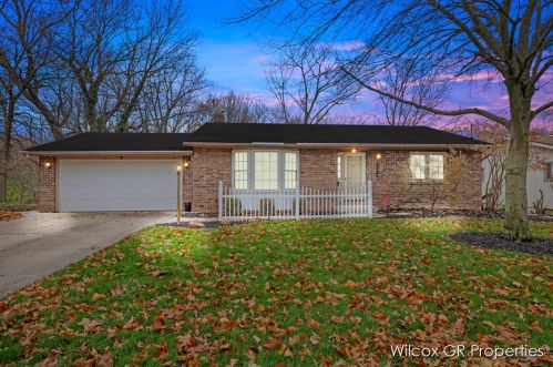 2326 Okemos Dr, Grand Rapids, MI 49506-5361