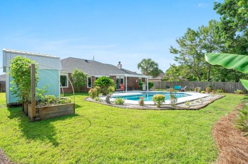 1939 Alfred Blvd, Gulf Breeze FL  32566-7332 exterior