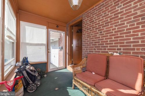 31 Rolling Rd, Claymont, DE 19703-2463