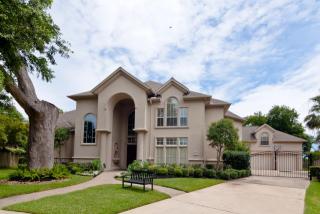 11 Brentwood Ct, Sugar Land TX  77479-5659 exterior