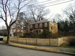 130 Winslow Rd, Newton, MA 02468-1741