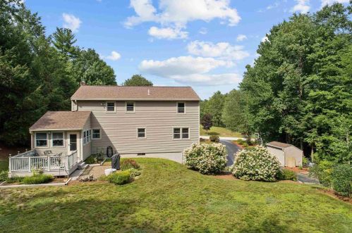 160 Buttonwood Dr, Auburn NH  03032-3433 exterior