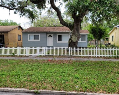 2320 12th St, Saint Petersburg, FL 33704-3116