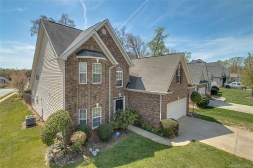 8603 Ridgeline Ln, Charlotte, NC 28269-8011