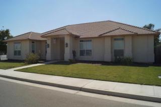 3320 Mission Dr, Hanford CA  93230-7205 exterior