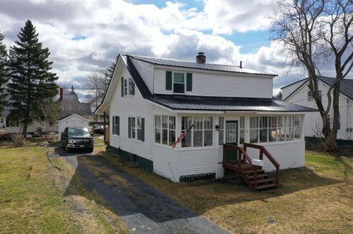 19 Brunswick Ave, Fort Fairfield, ME 04742-1109