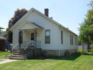 209 Prairie Ave, Joliet, IL 60436-1523