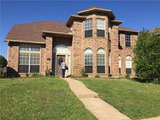 3301 Hillpark Ln, Carrollton TX  75007-2735 exterior