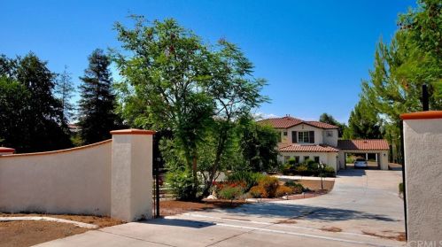 17956 Seven Springs Way, Riverside CA  92504-9459 exterior