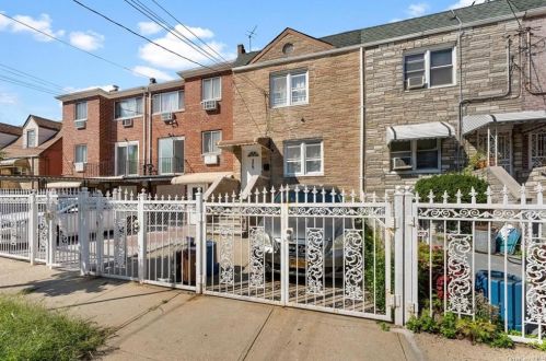 3253 Hone Ave, Bronx, NY 10469-3807