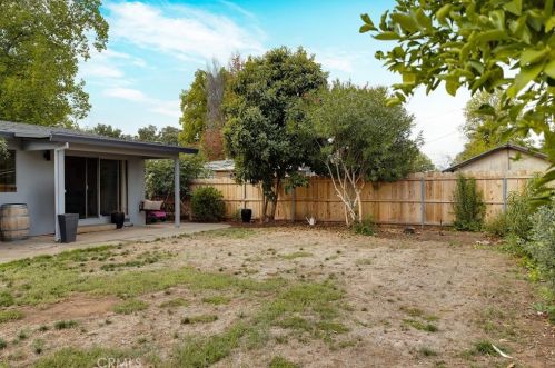 18 Dean Way, Chico CA  95926-2414 exterior