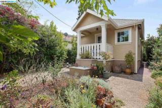 759 47th St, Oakland, CA 94609-1806