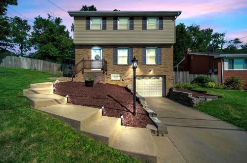 5815 Pleasant St, Library, PA 15129-9706