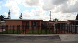 680 16th Pl, Hialeah, FL 33010-3235