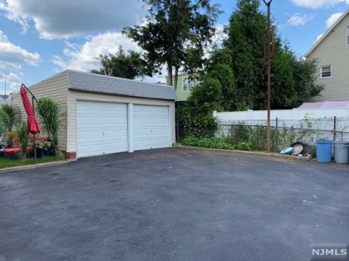 161 Dukes St, Kearny NJ  07032-3318 exterior