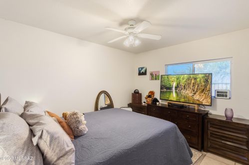 8465 Hodgman Pl, Tucson AZ  85747-5710 exterior