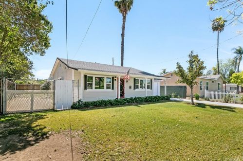 5566 Palm Ave, Riverside CA  92506-1033 exterior