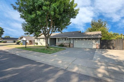 1127 Edgewood Ct, Lodi, CA 95240