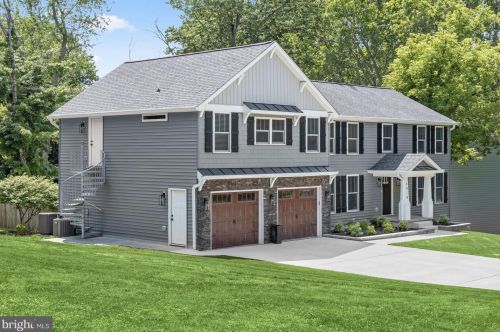 6018 River Meadows Dr, Columbia MD  21045-3825 exterior