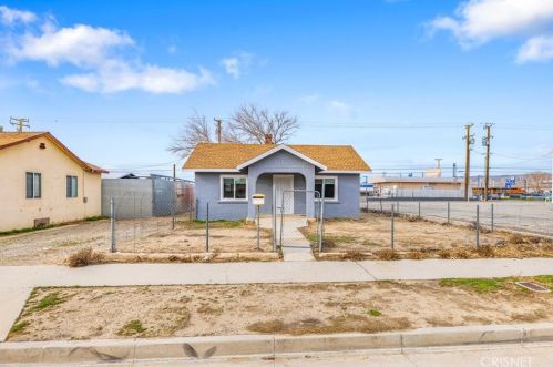 15733 K St, Mojave, CA 93501-1708