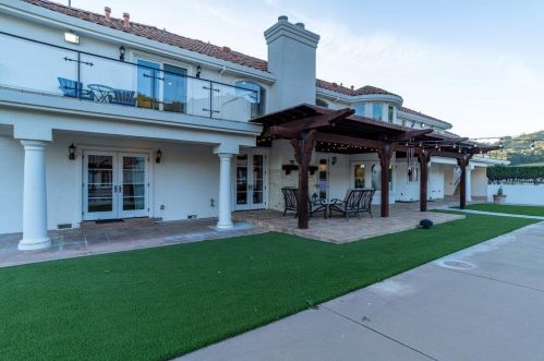 2985 Day Rd, Gilroy CA  95020-8828 exterior