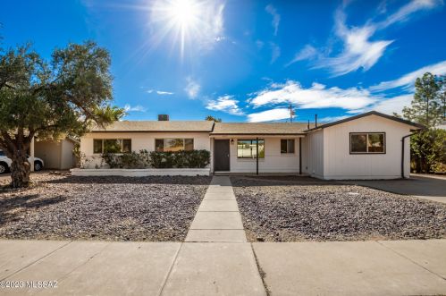 4802 Bellevue St, Tucson, AZ 85712-4710