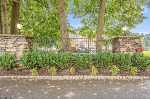 320 South St, Morristown NJ  07960-6076 exterior