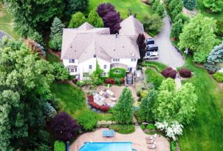 9 Morgan Dr, Sparta, NJ 07871-3567