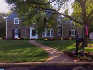 1334 Fairacres Rd, Jenkintown, PA 19046-2914