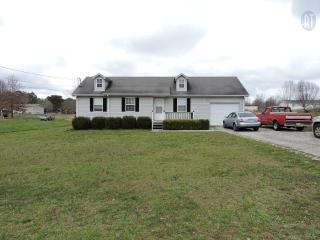 89 E St, Hillsboro, TN 37342-3693