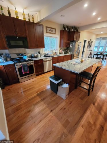221 7th Ave, Minneapolis, MN 55414-2112