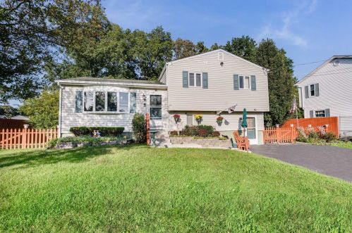 9 Addison Rd, Fishkill, NY 12524-1419