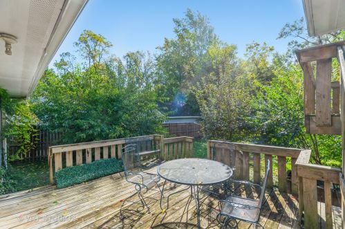 132 4th Ave, Mokena, IL 60451-1712
